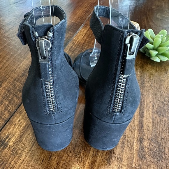 Eileen Fisher | Jazzy Heel Sandals w/Block Heel and Ankle Strap - Picture 7 of 11